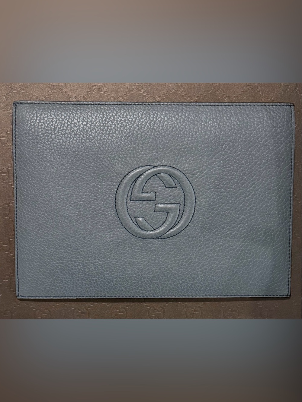 Gucci GG Embossed Gray Pebbled Leather Envelope Clutch Document Case with Box